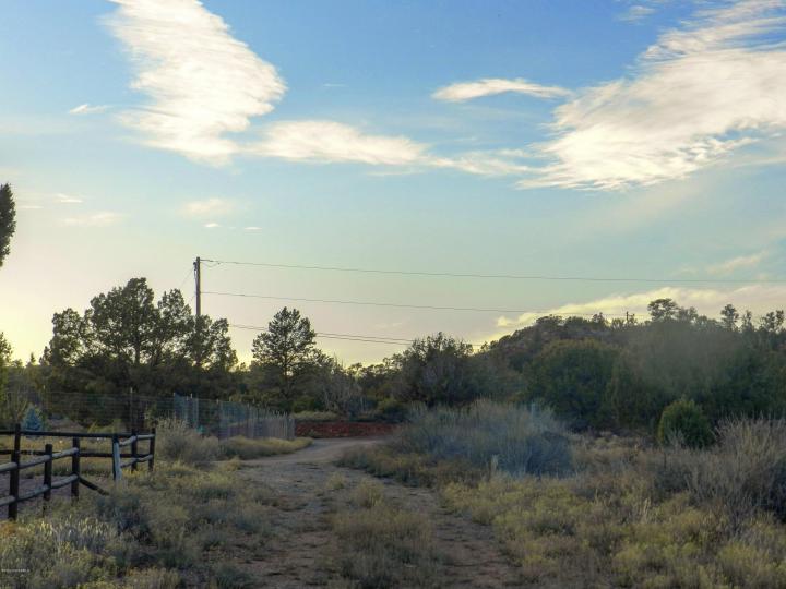 M & B Elmersville, Sedona, AZ | Under 5 Acres. Photo 7 of 11