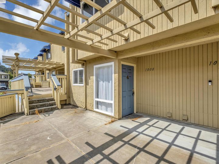 1008 Imperial Pl, Hayward, CA, 94541 Townhouse. Photo 2 of 29