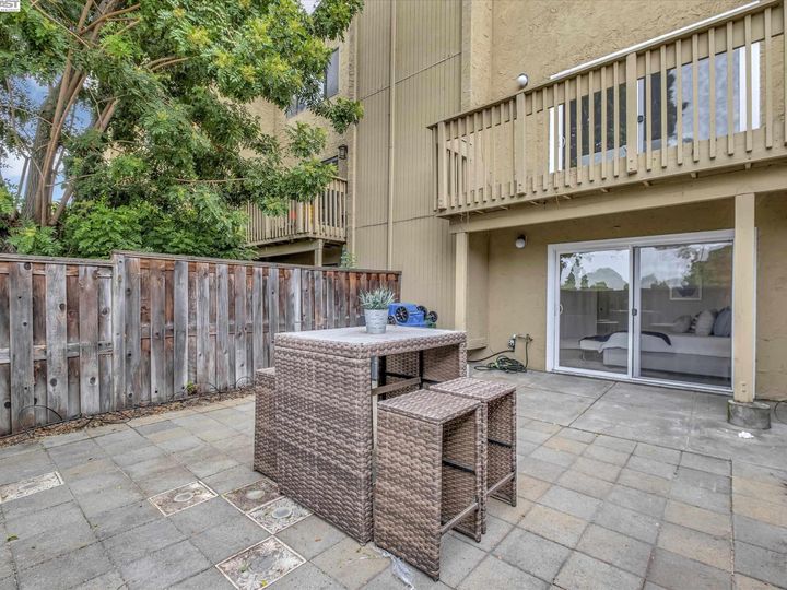 1008 Imperial Pl, Hayward, CA, 94541 Townhouse. Photo 27 of 29