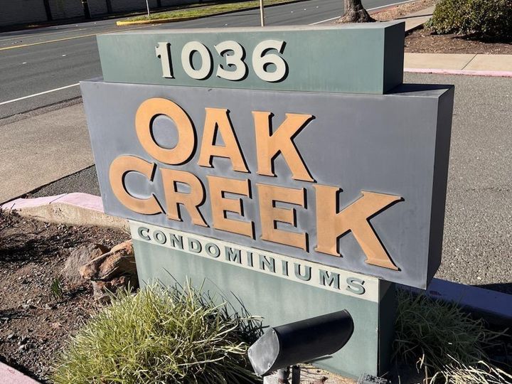 Oak Creek condo #11. Photo 7 of 8