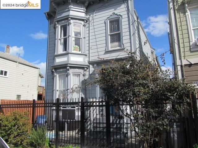 1036 Willow St, Oakland, CA | West Oak. Photo 1 of 30
