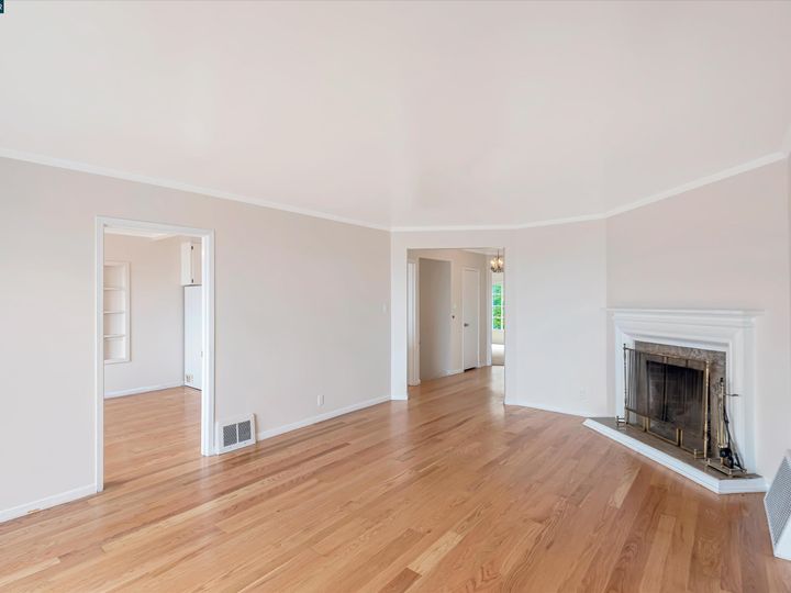 1042 Pacheco St, San Francisco, CA | Golden Gate Heig. Photo 13 of 48