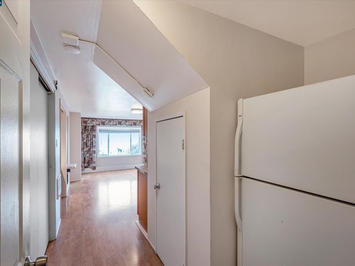 1042 Pacheco St, San Francisco, CA | Golden Gate Heig. Photo 19 of 48