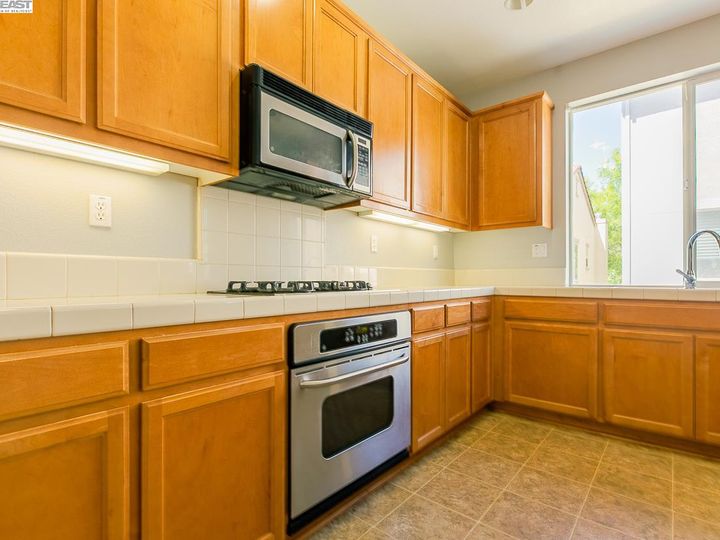 1050 Vaughn Ln, Tracy, CA | Central Tracy. Photo 29 of 34