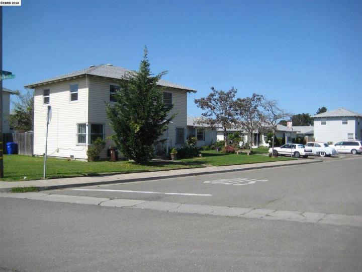 107 Collins St Richmond CA Multi-family home. Photo 2 of 6