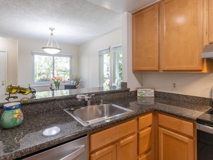 1137 Oddstad Blvd, Pacifica, CA, 94044 Townhouse. Photo 8 of 25