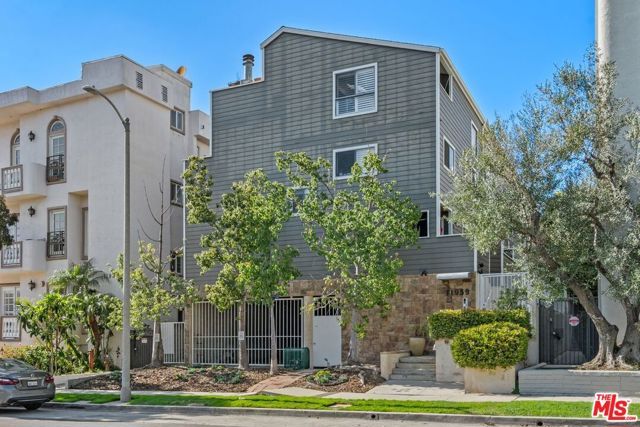 11959 Mayfield Ave #5, Los Angeles, CA, 90049 Townhouse. Photo 1 of 35