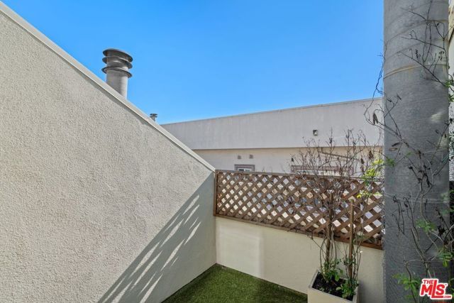 11959 Mayfield Ave #5, Los Angeles, CA, 90049 Townhouse. Photo 35 of 35