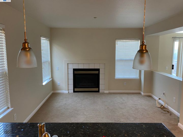 130 Outrigger Dr, Vallejo, CA, 94591 Townhouse. Photo 6 of 29