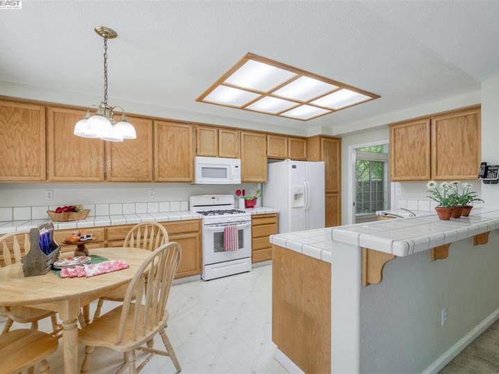 1361 Claremont Dr, Tracy, CA | Hearthstone. Photo 16 of 39