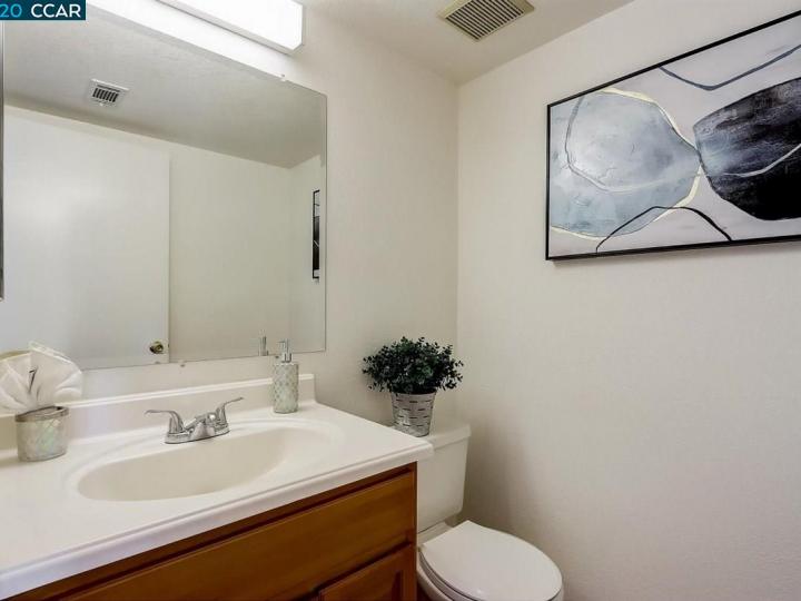 1372 Spring Valley Cmn, Livermore, CA, 94551 Townhouse. Photo 16 of 40