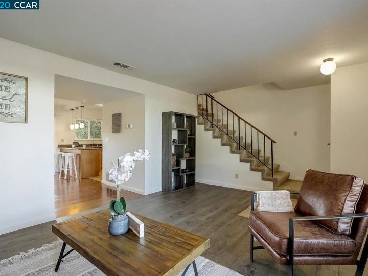 1372 Spring Valley Cmn, Livermore, CA, 94551 Townhouse. Photo 4 of 40