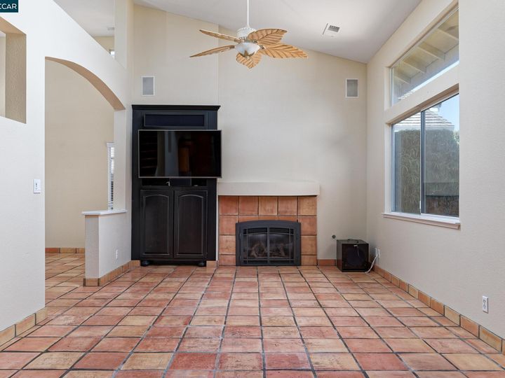 1387 Country Woods Dr, Ripon, CA | . Photo 13 of 35