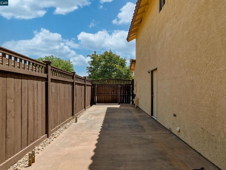 1387 Country Woods Dr, Ripon, CA | . Photo 34 of 35
