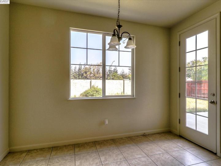 1433 Oasis Ln, Patterson, CA | . Photo 13 of 34