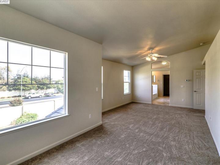 1433 Oasis Ln, Patterson, CA | . Photo 20 of 34