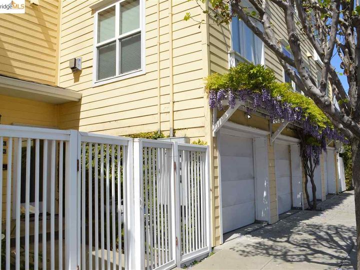 1450 34th St, Oakland, CA, 94608 Townhouse. Photo 27 of 28