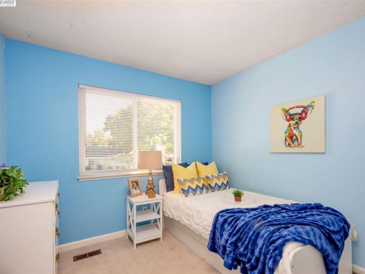 1475 Spring Valley Cmn, Livermore, CA, 94551 Townhouse. Photo 17 of 21