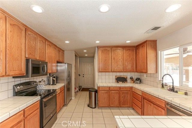 1477 Almond Crest Ave, Atwater, CA | . Photo 16 of 47