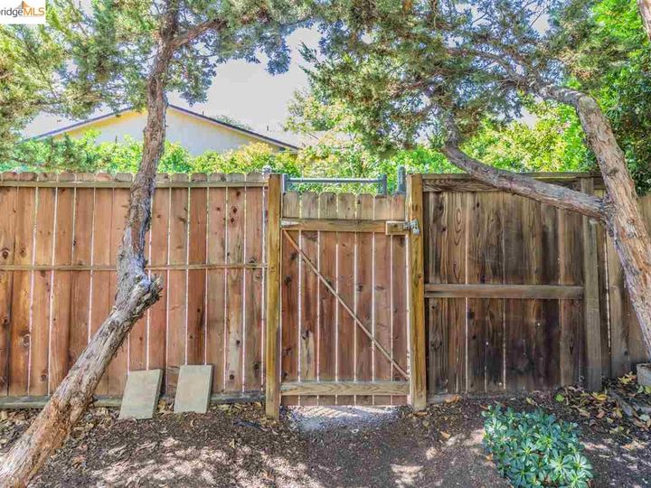 1583 Denkinger Rd, Concord, CA, 94521 Townhouse. Photo 26 of 28