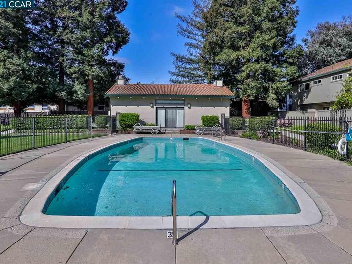 1684 Parkside Dr, Walnut Creek, CA, 94597 Townhouse. Photo 19 of 21