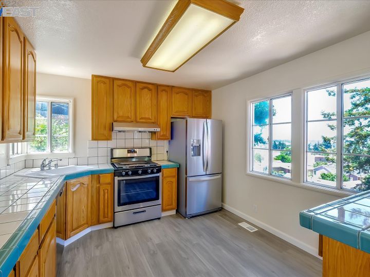 17309 Robey Dr, Castro Valley, CA | . Photo 7 of 38