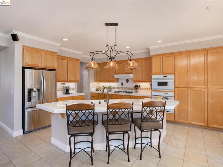 176 E Country Club Dr, Brentwood, CA | Shadow Lakes. Photo 24 of 32