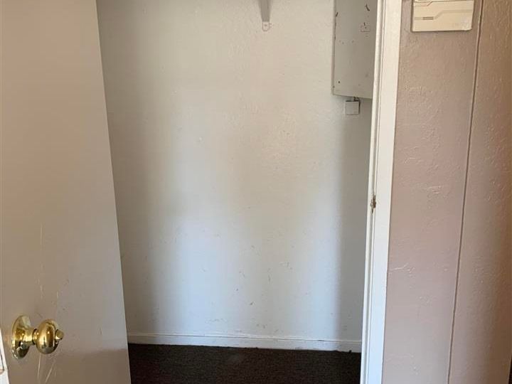 Rental 1800 74th Ave, Oakland, CA, 94621. Photo 10 of 18