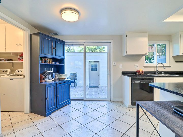 1815 Wildbrook Ct #E, Concord, CA, 94521 Townhouse. Photo 9 of 31
