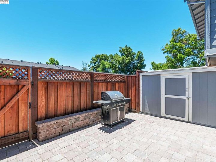 1835 Monterey Dr, Livermore, CA, 94551 Townhouse. Photo 16 of 21