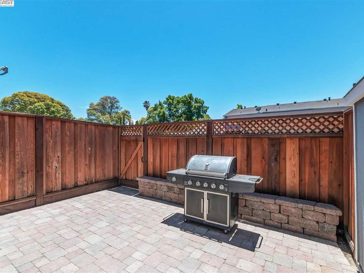 1835 Monterey Dr, Livermore, CA, 94551 Townhouse. Photo 17 of 21