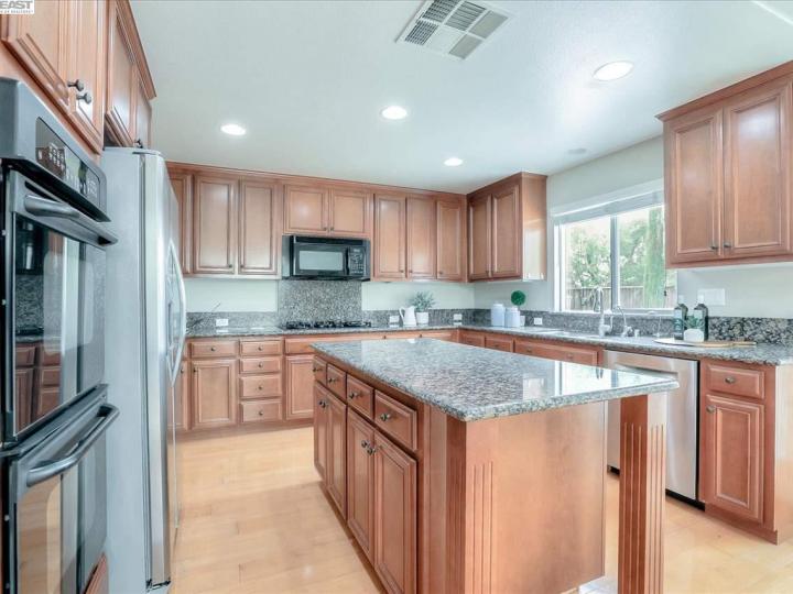 1917 Hollyview Dr, San Ramon, CA | Gale Ranch. Photo 11 of 40
