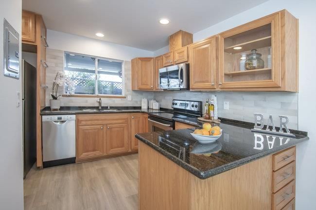 2047 Montecito Ave #12, Mountain View, CA, 94043 Townhouse. Photo 11 of 29