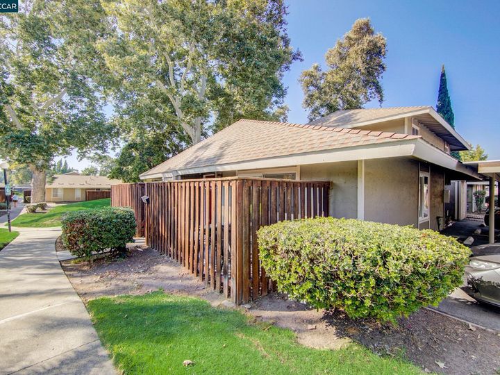 2083 Olivera Rd #A, Concord, CA, 94520 Townhouse. Photo 1 of 14