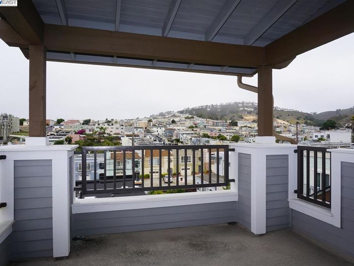 21 Honeysuckle Ct, Daly City, CA, 94014 Townhouse. Photo 11 of 19