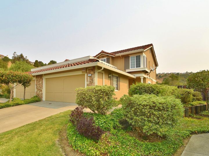 21012 Greenwood Cir Castro Valley CA Multi-family home. Photo 1 of 40