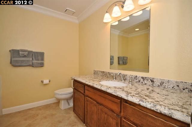 212 Wood Valley Pl, Danville, CA, 94506 Townhouse. Photo 19 of 22