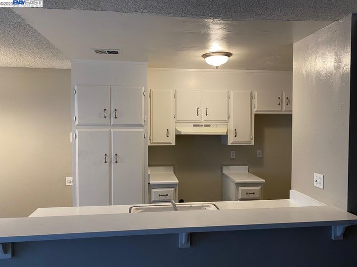 2122 Peppertree Way #2, Antioch, CA, 94509 Townhouse. Photo 5 of 18