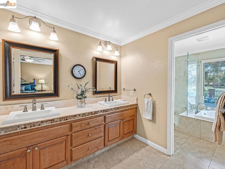 2136 Saint Andrews Ct, Discovery Bay, CA | Discovery Bay Country Club. Photo 28 of 40
