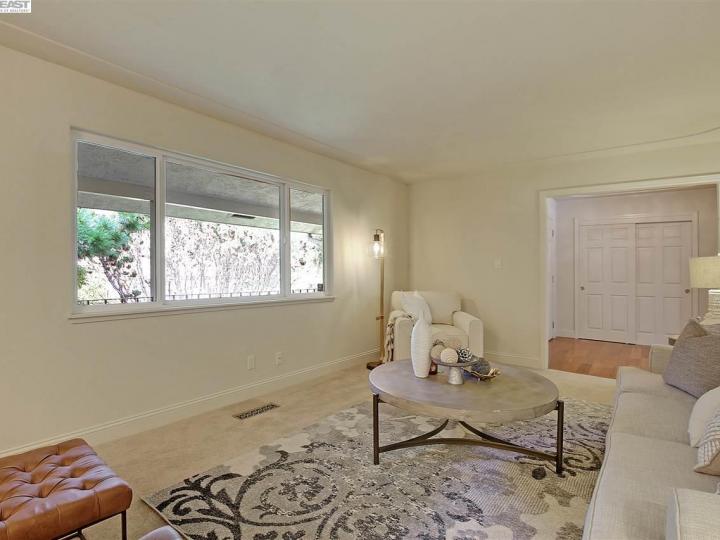 22041 Barnhill Ln, Castro Valley, CA | 5 Canyons. Photo 7 of 33