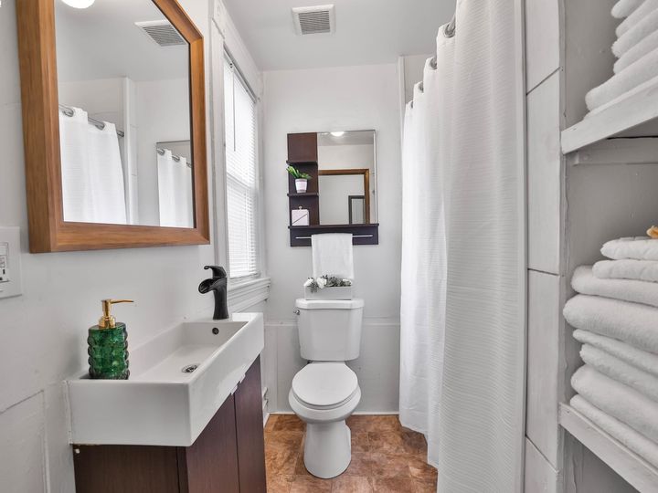 2290 San Pablo Ave, Oakland, CA | Hoover-foster. Photo 9 of 22