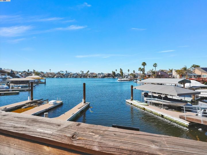 2306 Cove Ct, Discovery Bay, CA | Delta Waterfront Access. Photo 15 of 17