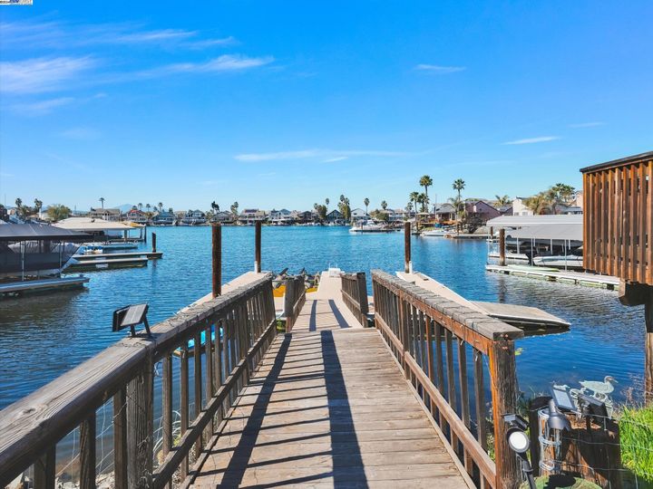 2306 Cove Ct, Discovery Bay, CA | Delta Waterfront Access. Photo 16 of 17