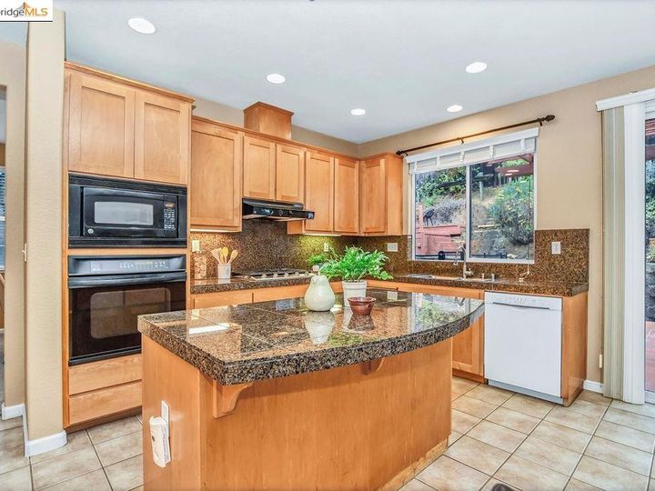 2311 Colonial Ct, Brentwood, CA | Shadow Lakes. Photo 14 of 50