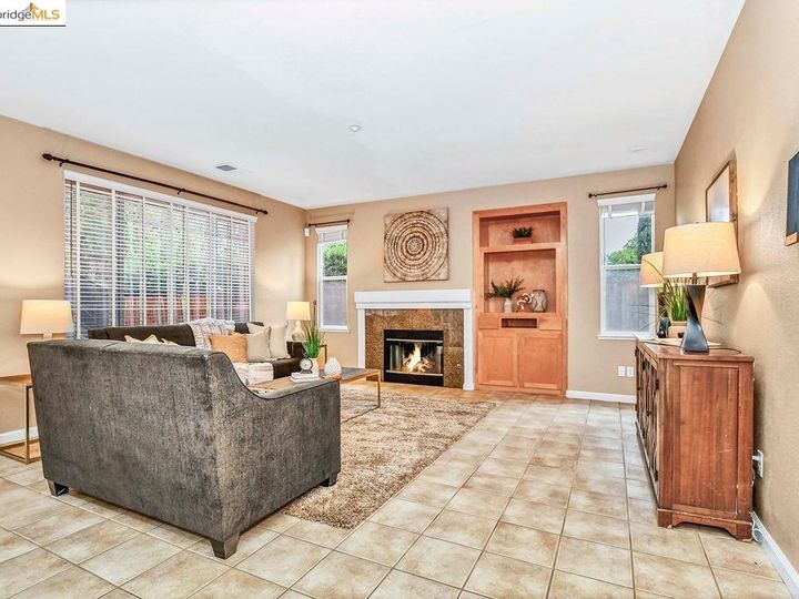 2311 Colonial Ct, Brentwood, CA | Shadow Lakes. Photo 17 of 50