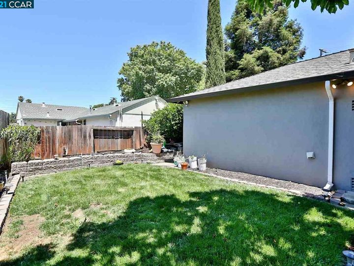 2325 Holbrook Dr, Concord, CA | Holbrook Heights. Photo 18 of 22
