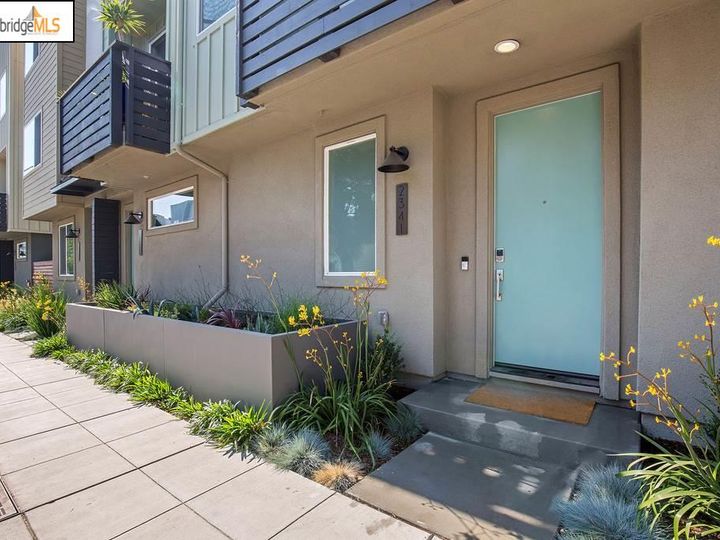 2341 Myrtle St, Oakland, CA, 94607 Townhouse. Photo 2 of 40