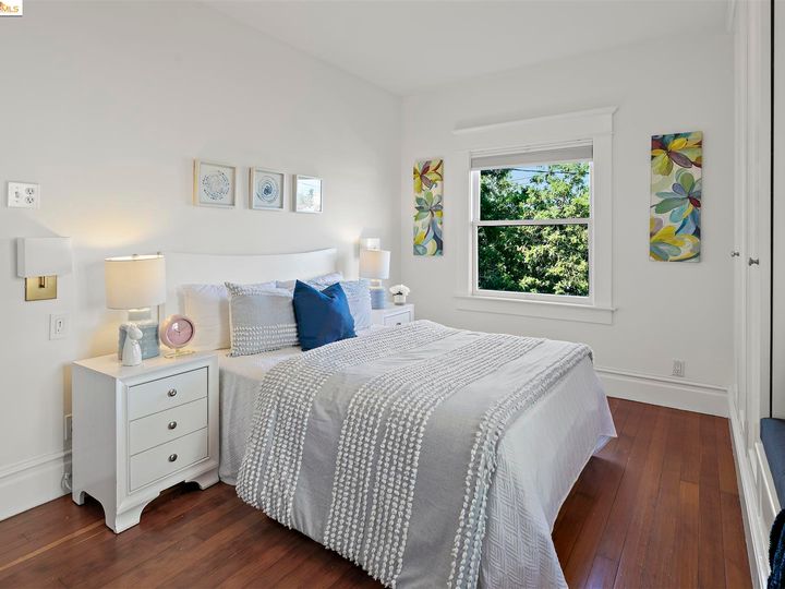 242 Oakland Ave, Oakland, CA | Adams Point. Photo 15 of 52