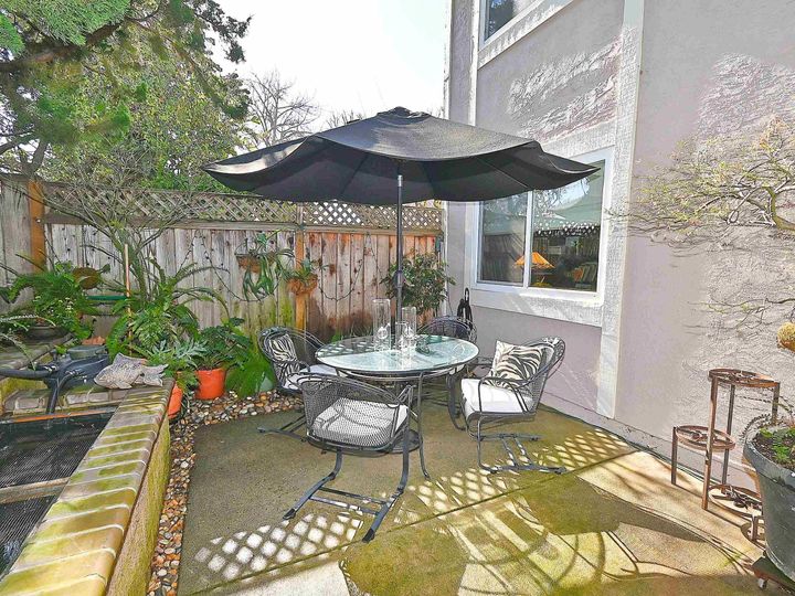 2482 Cheshire Ct, San Leandro, CA, 94577 Townhouse. Photo 10 of 50