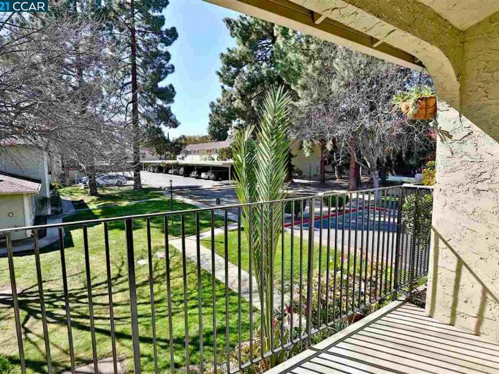 25 Meadowbrook Ave, Pittsburg, CA, 94565 Townhouse. Photo 13 of 16